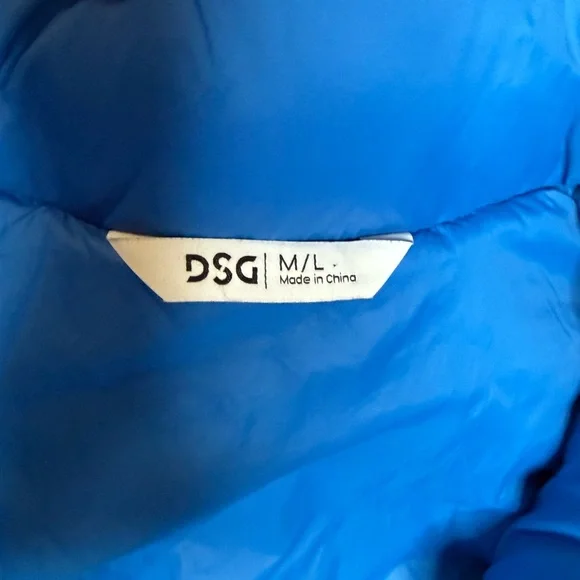 DSG Puffer Vest - Picture 4 of 5